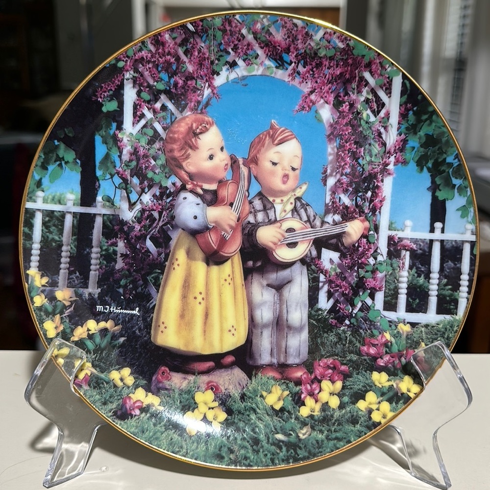 MI Hummel Plate Collection Little Companions # LR8950 ‘Little Musicians’.